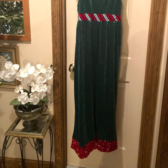 Christmas Jumpsuit - Picture 5 of 6